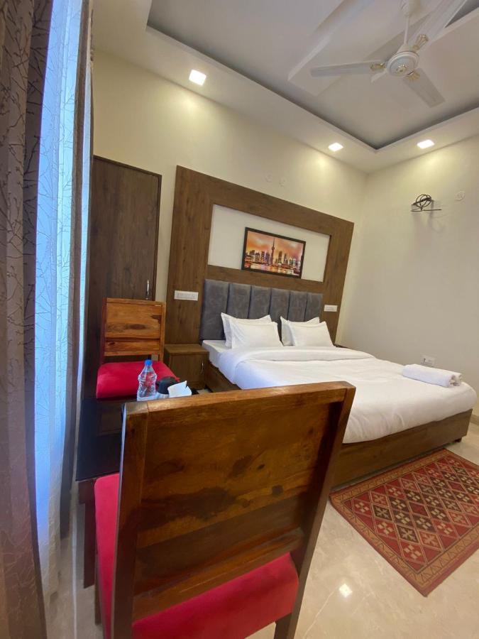 Hotel Hollywood Zirakpur Chandigarh - Family Hotel Bagian luar foto